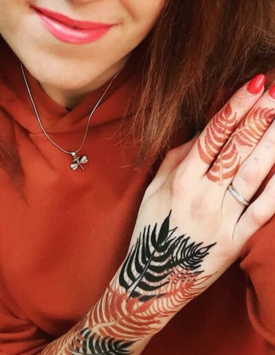 Henna - Lenka Knösel