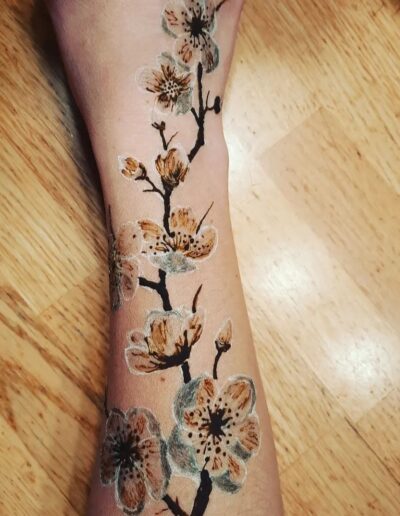 Henna - Lenka Knösel