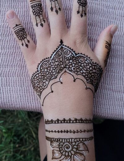 malování hennou - indické motivy