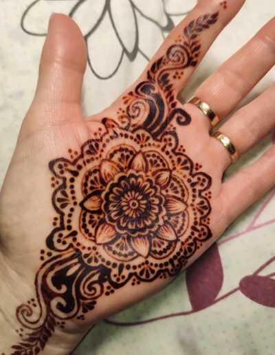 Magda Šram - henna art